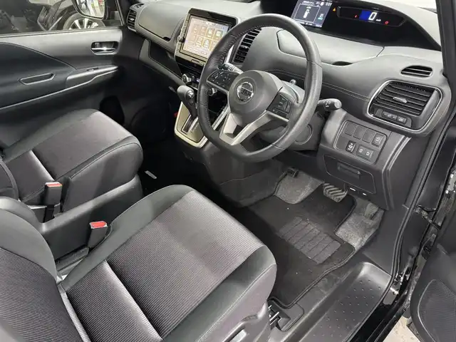 日産 セレナ ハイウェイスターVセレクションⅡ 三重県 2018(平30)年 1.9万km ダイヤモンドブラック S-HYBRID/FF/インパネCVT/純正 9インチナビ MM518D-L/（iPod/SD/FM/AM/TV/USB/Bluetooth/CD/DVD/Blu-ray/MUSIC STOCKER/HDMI/ドラレコ/AUX）/・純正 11インチ 後席モニター/インテリジェント アラウンドビューモニター（移動物検知機能付）*1/両側 ハンズフリーオートスライドドア/ドライブレコーダー 前方/ビルトイン ETC/安全/【OP】セーフティパックA/・踏み間違い衝突防止アシスト*/・インテリジェント パーキングアシスト*/・標識検知機能*/・インテリジェント DA（ふらつき警報）*/・フロント & バックソナー*/・LDW（車線逸脱警報）/・エマージェンシーブレーキ/装備/・定速クルーズコントロール/・前後 オートエアコン/・オートライト/・LEDヘッドライト/・フロントフォグライト/・ハイビームアシスト/・ヒーター付ドアミラー*1/・ステアリングスイッチ*1/・純正16inAW/・プッシュスタート/・保/取/ナビ取/・スマートキーx2/など/*1…セーフティパックAの装備