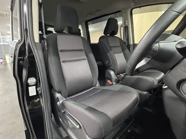 日産 セレナ ハイウェイスターVセレクションⅡ 三重県 2018(平30)年 1.9万km ダイヤモンドブラック S-HYBRID/FF/インパネCVT/純正 9インチナビ MM518D-L/（iPod/SD/FM/AM/TV/USB/Bluetooth/CD/DVD/Blu-ray/MUSIC STOCKER/HDMI/ドラレコ/AUX）/・純正 11インチ 後席モニター/インテリジェント アラウンドビューモニター（移動物検知機能付）*1/両側 ハンズフリーオートスライドドア/ドライブレコーダー 前方/ビルトイン ETC/安全/【OP】セーフティパックA/・踏み間違い衝突防止アシスト*/・インテリジェント パーキングアシスト*/・標識検知機能*/・インテリジェント DA（ふらつき警報）*/・フロント & バックソナー*/・LDW（車線逸脱警報）/・エマージェンシーブレーキ/装備/・定速クルーズコントロール/・前後 オートエアコン/・オートライト/・LEDヘッドライト/・フロントフォグライト/・ハイビームアシスト/・ヒーター付ドアミラー*1/・ステアリングスイッチ*1/・純正16inAW/・プッシュスタート/・保/取/ナビ取/・スマートキーx2/など/*1…セーフティパックAの装備
