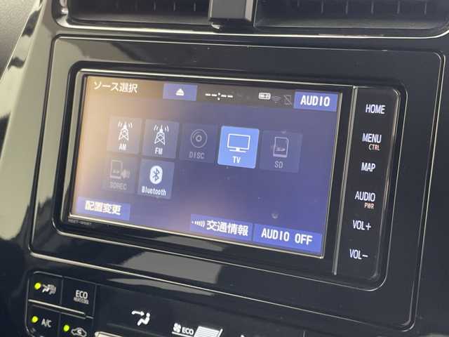 トヨタ プリウス Sセーフティプラス 三重県 2018(平30)年 6万km スティールブロンドM /禁煙車//純正ナビ（Bluetooth接続/AM/FM/フルセグTV/CD/CDチェンジャー/AUX/SD）//バックカメラ//ETC//前後コーナーセンサー//レーンキープアシスト//パーキングアシスト//純正フロアマット//スマートキー//パーキングアシスト//オートマチックハイビーム//衝突被害軽減システム//横滑り防止装置