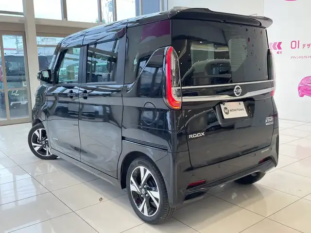 日産 ルークス ハイウェイスター Gターボ 埼玉県 2022(令4)年 2.9万km ブラック 純正9インチメモリナビ/　　BT/フルセグ/アラウンドビューモニター/左側パワースライドドア/LEDオートライト/純正15インチアルミホイール/ステアリングスイッチ/アイドリングストップ/純正ETC/禁煙車