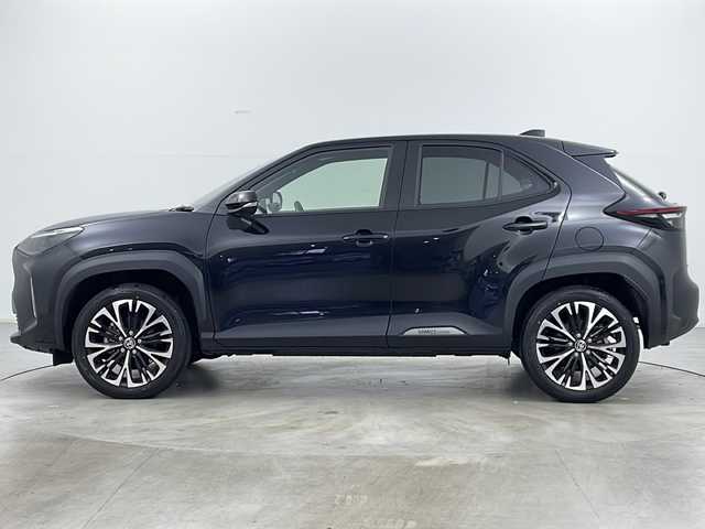 トヨタ ヤリスクロス Z 道央・札幌 2024(令6)年 2.3万km ブラックマイカ ・4WD/・寒冷地仕様/・社外ナビ/　BT/HDMI/・バックカメラ/・ハーフレザーシート/・前席シートヒーター/・ステアリングヒーター/・ステアリングリモコン/・レーダークルーズコントロール/・衝突軽減/・レーンキープ/・オートライト/・ダウンヒルアシスト/・オートライト/・LEDヘッドライト/・ビルトインETC/・スペアキー