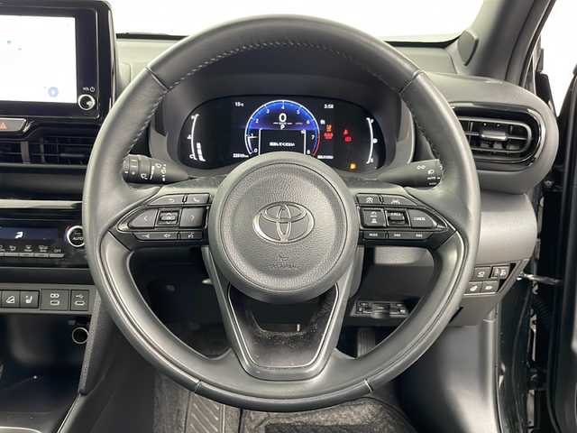 トヨタ ヤリスクロス Z 道央・札幌 2024(令6)年 2.3万km ブラックマイカ ・4WD/・寒冷地仕様/・社外ナビ/　BT/HDMI/・バックカメラ/・ハーフレザーシート/・前席シートヒーター/・ステアリングヒーター/・ステアリングリモコン/・レーダークルーズコントロール/・衝突軽減/・レーンキープ/・オートライト/・ダウンヒルアシスト/・オートライト/・LEDヘッドライト/・ビルトインETC/・スペアキー