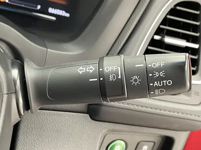 ホンダ ヴェゼル ハイブリッド Z ホンダセンシング 滋賀県 2020(令2)年 6.7万km プレミアムクリスタルレッドM 純正ナビ/バックカメラ/ETC/ハーフレザー/衝突被害軽減ブレーキ/レーダークルーズコントロール/レーンキープアシスト/オートライト/電動パーキング/オートホールド/純正アルミホイール