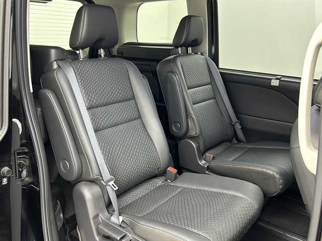 日産 セレナ e－パワー ハイウェイスター V 大阪府 2019(平31)年 2.4万km ダイヤモンドブラック 純正ナビ/・フルセグTV/・Bluetooth/・CD/DVD/・SDサーバー/純正後席フリップダウンモニター/プロパイロット/アラウンドビューモニター/レーダークルーズコントロール/エマージェンシーブレーキ/前後コーナーセンサー/車線逸脱防止/防水シート/シートヒーター/ステアリングヒーター/両側パワースライドドア/ハンズフリーパワースライドドア/ビルトインETC/LEDヘッドライト/オートライト