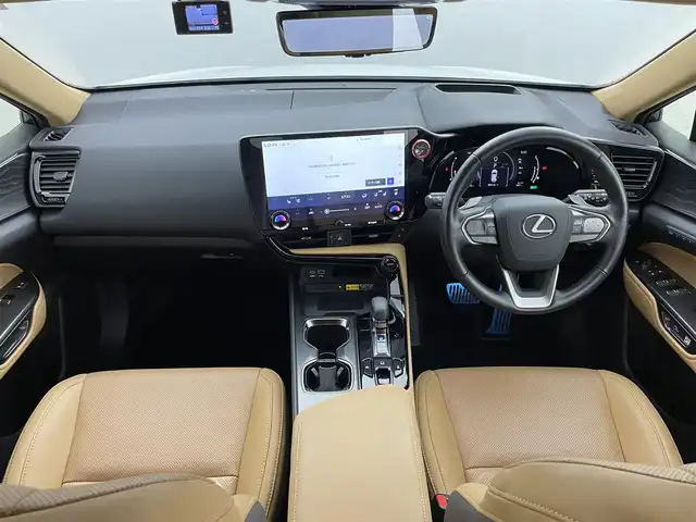 レクサス ＮＸ 350h バージョンL 岡山県 2023(令5)年 1.5万km ソニッククォーツ モデリスタエアロ（前・横・後下）/パノラマルーフ/レザーシート/純正14インチディスプレイオーディオ/　【ナビ/フルセグ/BT/Carplay】/デジタルインナーミラー/置くだけ充電/ルーフレール/100V電源/ブラインドスポットモニター/パノラミックビューモニター/追従型クルーズコントロール/オートハイビーム/三眼LEDヘッドライト（AUTO機能付き）/ビルトインETC2.0/全席シートヒーター/前席エアシート/前席パワーシート/電動リアゲート/衝突軽減ブレーキシステム/社外ドライブレコーダー（前後）　TZ-D305W/純正２０インチアルミホイール/コーナーセンサー（前後）/プッシュスタート/スマートキー×1/カードキー×1/取扱説明書