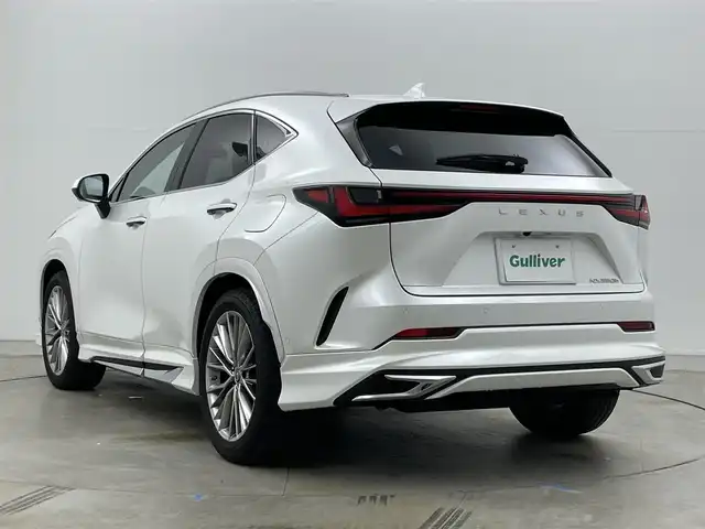 レクサス ＮＸ 350h バージョンL 岡山県 2023(令5)年 1.5万km ソニッククォーツ モデリスタエアロ（前・横・後下）/パノラマルーフ/レザーシート/純正14インチディスプレイオーディオ/　【ナビ/フルセグ/BT/Carplay】/デジタルインナーミラー/置くだけ充電/ルーフレール/100V電源/ブラインドスポットモニター/パノラミックビューモニター/追従型クルーズコントロール/オートハイビーム/三眼LEDヘッドライト（AUTO機能付き）/ビルトインETC2.0/全席シートヒーター/前席エアシート/前席パワーシート/電動リアゲート/衝突軽減ブレーキシステム/社外ドライブレコーダー（前後）　TZ-D305W/純正２０インチアルミホイール/コーナーセンサー（前後）/プッシュスタート/スマートキー×1/カードキー×1/取扱説明書