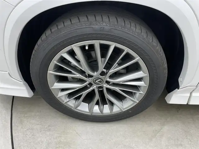 レクサス ＮＸ 350h バージョンL 岡山県 2023(令5)年 1.5万km ソニッククォーツ モデリスタエアロ（前・横・後下）/パノラマルーフ/レザーシート/純正14インチディスプレイオーディオ/　【ナビ/フルセグ/BT/Carplay】/デジタルインナーミラー/置くだけ充電/ルーフレール/100V電源/ブラインドスポットモニター/パノラミックビューモニター/追従型クルーズコントロール/オートハイビーム/三眼LEDヘッドライト（AUTO機能付き）/ビルトインETC2.0/全席シートヒーター/前席エアシート/前席パワーシート/電動リアゲート/衝突軽減ブレーキシステム/社外ドライブレコーダー（前後）　TZ-D305W/純正２０インチアルミホイール/コーナーセンサー（前後）/プッシュスタート/スマートキー×1/カードキー×1/取扱説明書