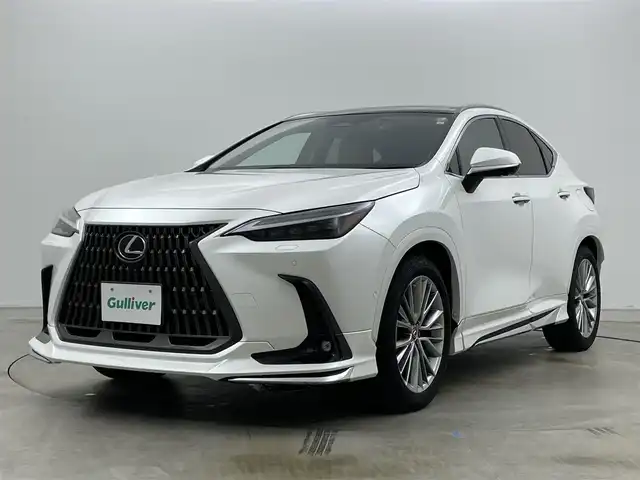レクサス ＮＸ 350h バージョンL 岡山県 2023(令5)年 1.5万km ソニッククォーツ モデリスタエアロ（前・横・後下）/パノラマルーフ/レザーシート/純正14インチディスプレイオーディオ/　【ナビ/フルセグ/BT/Carplay】/デジタルインナーミラー/置くだけ充電/ルーフレール/100V電源/ブラインドスポットモニター/パノラミックビューモニター/追従型クルーズコントロール/オートハイビーム/三眼LEDヘッドライト（AUTO機能付き）/ビルトインETC2.0/全席シートヒーター/前席エアシート/前席パワーシート/電動リアゲート/衝突軽減ブレーキシステム/社外ドライブレコーダー（前後）　TZ-D305W/純正２０インチアルミホイール/コーナーセンサー（前後）/プッシュスタート/スマートキー×1/カードキー×1/取扱説明書