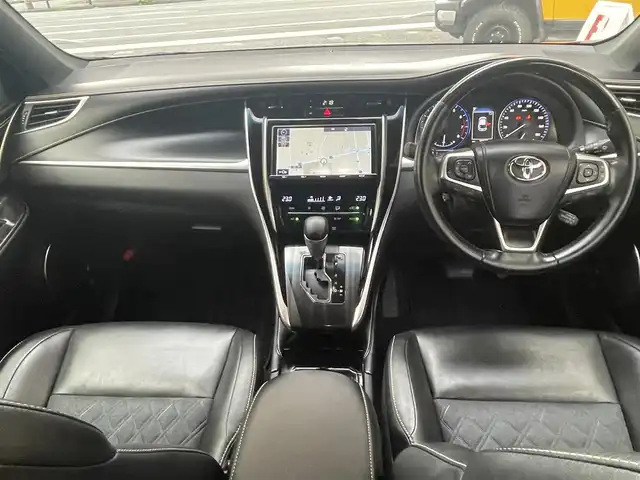 トヨタ ハリアー プレミアム 静岡県 2017(平29)年 3.8万km ダークレッドマイカメタリック ワンオーナー/純正9インチナビ/フルセグTV/DVD/CD/SD/MSV/BT/フロントカメラ/バックカメラ/ハーフレザーシート/パワーバックドア/前方ドライブレコーダー/プリクラッシュセーフティ/レーンキープアシスト/オートハイビーム/レーダークルーズコントロール/クリアランスソナー/3眼LEDライト/LEDヘッドライト/LEDフォグ/運転席パワーシート/ビルトインETC/ステアリングスイッチ/純正18インチAW/スマートキー×2/カードキー/保証書/取扱説明書/ナビ取扱説明書/H30/R2/R4/R6点検記録簿有