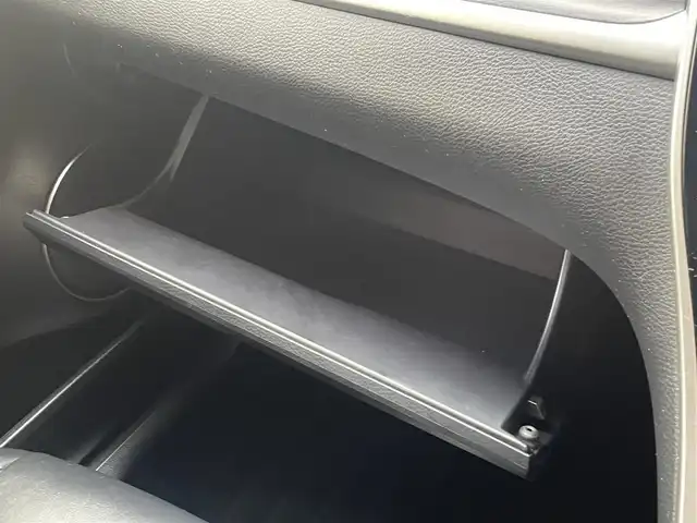 トヨタ ハリアー プレミアム 静岡県 2017(平29)年 3.8万km ダークレッドマイカメタリック ワンオーナー/純正9インチナビ/フルセグTV/DVD/CD/SD/MSV/BT/フロントカメラ/バックカメラ/ハーフレザーシート/パワーバックドア/前方ドライブレコーダー/プリクラッシュセーフティ/レーンキープアシスト/オートハイビーム/レーダークルーズコントロール/クリアランスソナー/3眼LEDライト/LEDヘッドライト/LEDフォグ/運転席パワーシート/ビルトインETC/ステアリングスイッチ/純正18インチAW/スマートキー×2/カードキー/保証書/取扱説明書/ナビ取扱説明書/H30/R2/R4/R6点検記録簿有