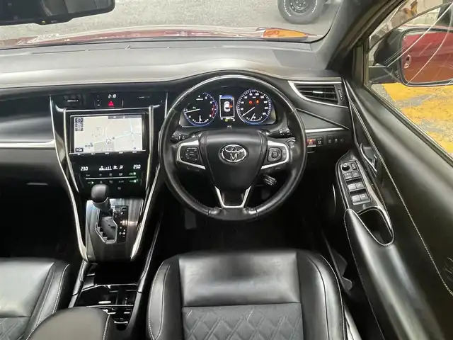 トヨタ ハリアー プレミアム 静岡県 2017(平29)年 3.8万km ダークレッドマイカメタリック ワンオーナー/純正9インチナビ/フルセグTV/DVD/CD/SD/MSV/BT/フロントカメラ/バックカメラ/ハーフレザーシート/パワーバックドア/前方ドライブレコーダー/プリクラッシュセーフティ/レーンキープアシスト/オートハイビーム/レーダークルーズコントロール/クリアランスソナー/3眼LEDライト/LEDヘッドライト/LEDフォグ/運転席パワーシート/ビルトインETC/ステアリングスイッチ/純正18インチAW/スマートキー×2/カードキー/保証書/取扱説明書/ナビ取扱説明書/H30/R2/R4/R6点検記録簿有