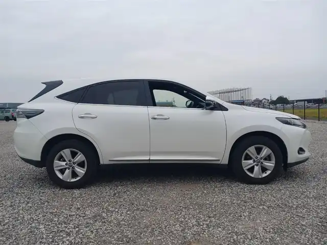 トヨタ ハリアー エレガンス 富山県 2014(平26)年 3.8万km ホワイトパールクリスタルシャイン 純正9型ナビ/フルセグTV/バックモニター/ドライブレコーダー/横滑り防止装置/LEDヘッドランプ/オートライト/革巻きステアリング/ステアリングスイッチ/ハーフレザーシート/運転席パワーシート/純正17インチアルミホイール/スマートキー/プッシュエンジンスタート/禁煙車