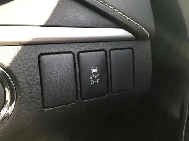 トヨタ ハリアー エレガンス 富山県 2014(平26)年 3.8万km ホワイトパールクリスタルシャイン 純正9型ナビ/フルセグTV/バックモニター/ドライブレコーダー/横滑り防止装置/LEDヘッドランプ/オートライト/革巻きステアリング/ステアリングスイッチ/ハーフレザーシート/運転席パワーシート/純正17インチアルミホイール/スマートキー/プッシュエンジンスタート/禁煙車