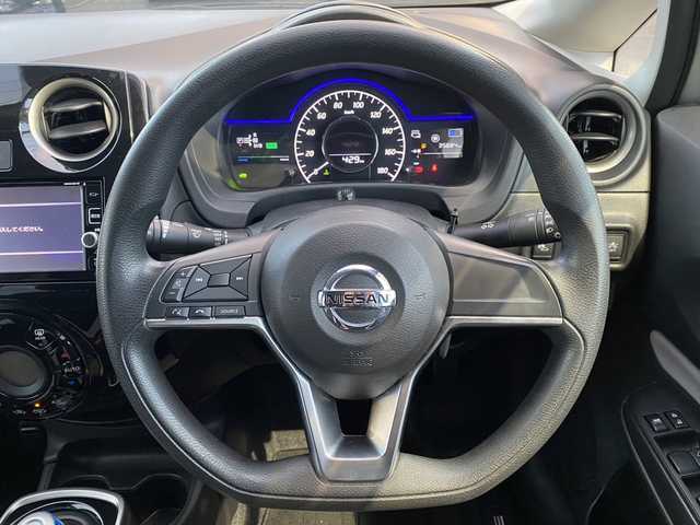 日産 ノート e－パワー X 福島県 2016(平28)年 3.6万km ブリリアントシルバー 純正ナビゲーション/型番：MM316D-W/【CD/SD/BT/TV】/アラウンドビューモニター/ETC/ドライブレコーダー/衝突被害軽減ブレーキ/レーンキープアシスト/アイドリングストップ/LEDオートライト/純正フロアマット/純正ドアバイザー