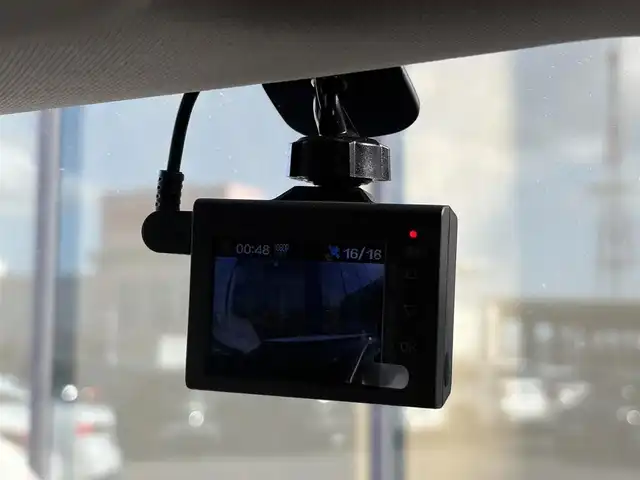 ボルボ Ｖ４０ D4 インスクリプション 石川県 2019(令1)年 5.1万km アイスホワイト 純正ナビ/バックカメラ/レザーシート/BSM/パドルシフト/シートメモリー/シートヒーター/衝突軽減/クルコン