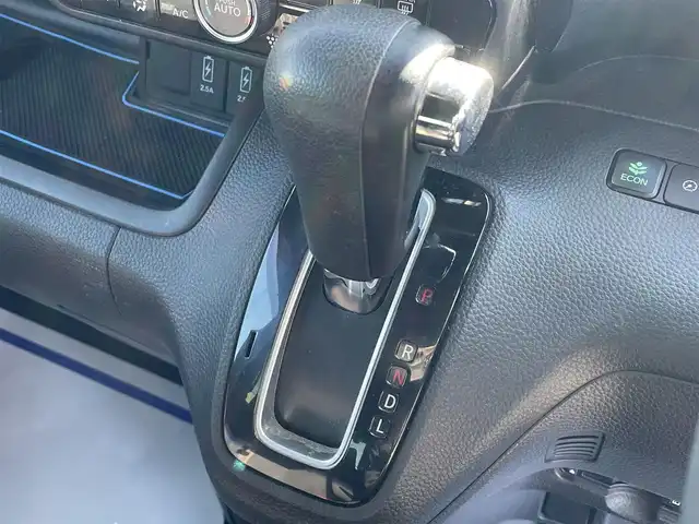 ホンダ Ｎ ＢＯＸ G L ホンダセンシング 宮城県 2018(平30)年 10.2万km クリスタルブラックパール (株)IDOMが運営する【じしゃロン仙台店】の自社ローン専用車両になりますこちらは現金またはオートローンご利用時の価格です。自社ローンご希望の方は別途その旨お申付け下さい/パワースライドドア/SDナビ/ワンセグ/バックカメラ/ETC/ブレーキアシスト/レーンキープアシスト/LEDヘッドライト