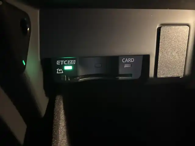 アウディ Ａ５ 40TDIクワトロ Sライン 石川県 2021(令3)年 4.1万km 白 4WD/純正ナビ/　Bluetooth・AppleCarPlay・AndroidAuto/ETC2.0/全方位カメラ/前後ドライブレコーダー/アダプティブクルーズコントロール/ブラインドスポットモニター/バーチャルコックピット/シートヒーター（D+N席）/パワーシート（D+N席）/シートメモリー/パワーバックドア/アンビエントライト/アンチロック・ブレーキ・システム/衝突被害軽減システム/横滑り防止装置/前後コーナーセンサー/レーンキープアシスト/盗難防止装置/パーキングアシスト/純正アルミホイール/スマートキー