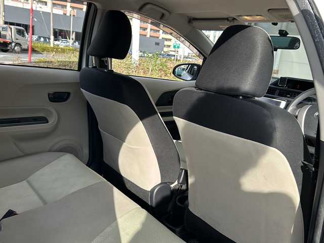 トヨタ アクア S 静岡県 2012(平24)年 12万km スーパーホワイトⅡ 純正メモリナビ/・ワンセグＴＶ/・AM/・FM/主要装備/・ETC/・純正フロアマット/・社外アルミホイール/・ハロゲンヘッドライト/・オートライト/・スマートキー/・プッシュスタート/・スマートキー1本/・オートエアコン