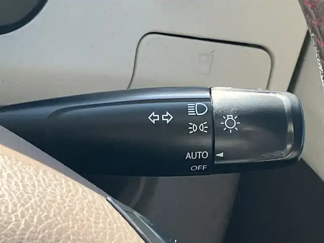 日産 モコ ドルチェX 静岡県 2015(平27)年 4.9万km アーバンブラウン エンジンスタートボタン/パワーウィンドウ/パワーステアリング/取扱説明書/アイドリングストップ/スマートキー/オートエアコン/ETC/純正ナビ/純正フロアマット/純正アルミホイール/合皮シート/ABS/盗難防止装置/オートライト/キセノン/Wエアバッグ/ナビ不良/前ナンバープレート台座ワレ