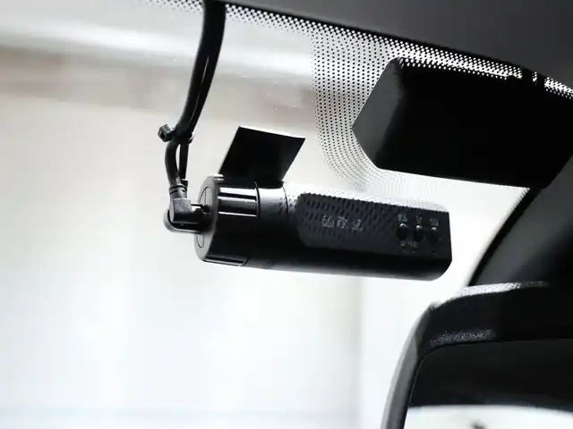 ＢＭＷ １１８ｄ プレイ エディションジョイ+ 静岡県 2020(令2)年 1.2万km 紺 ワンオーナー/ナビゲーションパッケージ/Apple Carplay/衝突軽減ブレーキ/BSM/LKA/バックカメラ/前後ドラレコ/ワイヤレス充電/アンビエントライト/ETC/スペアキー