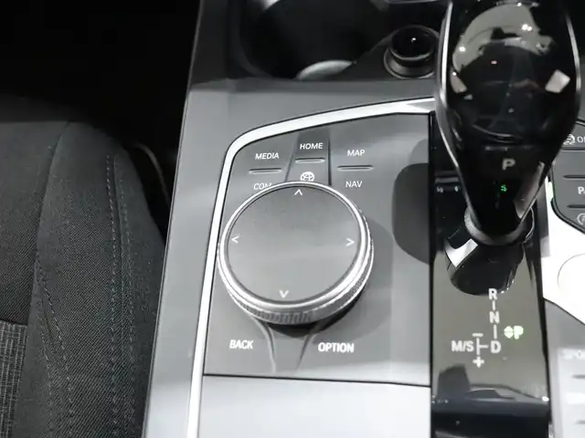 ＢＭＷ １１８ｄ プレイ エディションジョイ+ 静岡県 2020(令2)年 1.2万km 紺 ワンオーナー/ナビゲーションパッケージ/Apple Carplay/衝突軽減ブレーキ/BSM/LKA/バックカメラ/前後ドラレコ/ワイヤレス充電/アンビエントライト/ETC/スペアキー