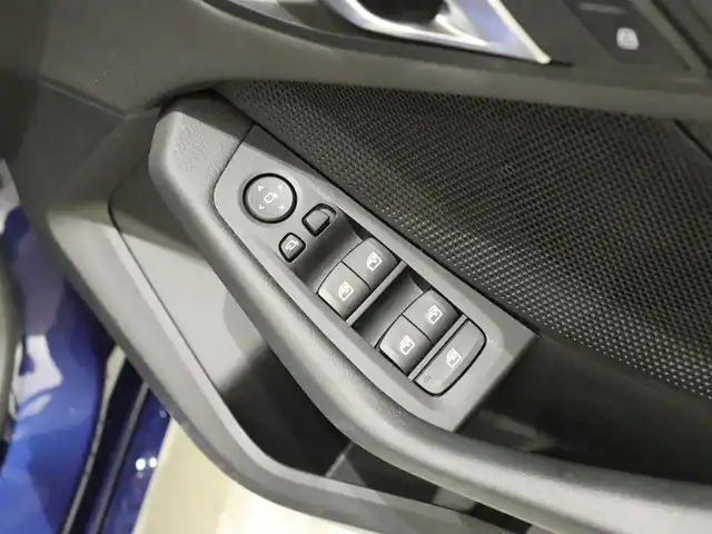 ＢＭＷ １１８ｄ プレイ エディションジョイ+ 静岡県 2020(令2)年 1.2万km 紺 ワンオーナー/ナビゲーションパッケージ/Apple Carplay/衝突軽減ブレーキ/BSM/LKA/バックカメラ/前後ドラレコ/ワイヤレス充電/アンビエントライト/ETC/スペアキー