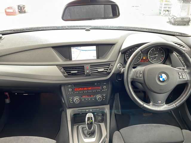 ＢＭＷ Ｘ１ xDrive 20i 道央・札幌 2011(平23)年 4.6万km 白 ・4WD/・社外HDDナビ　　/・MSV/フルセグTV/・CD/AUX/FM/AM/・HIDオートライト/・フロント/リアフォグランプ/・純正17インチAW/・純正ドアバイザー/・フロアマット/・スマートキー/・ETC