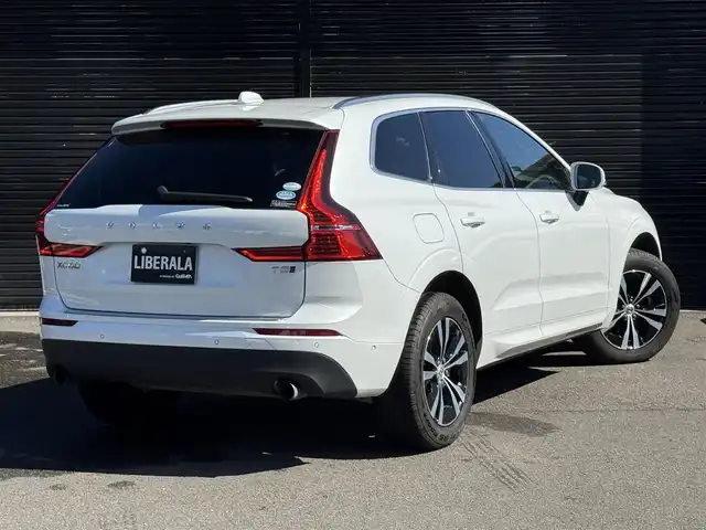 ボルボ ＸＣ６０ T5 AWD インスクリプション 静岡県 2020(令2)年 5.9万km クリスタルホワイトP 茶革シート/電動リアゲート/BLIS/純正ナビ/(CD/DVD/Bluetooth/CarPlay/フルセグ)/衝突被害軽減システム/自動駐車システム/360°カメラ/アダプティブクルーズコントロール/レーンキープアシスト/パーキングアシスト /メモリー付パワーシート/シートヒーター /スマートキー/ETC/ドライブレコーダー/フロアマット/純正18インチアルミホイール/保証書/取扱説明書/スペアキー