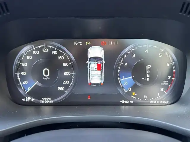 ボルボ ＸＣ６０ T5 AWD インスクリプション 静岡県 2020(令2)年 5.9万km クリスタルホワイトP 茶革シート/電動リアゲート/BLIS/純正ナビ/(CD/DVD/Bluetooth/CarPlay/フルセグ)/衝突被害軽減システム/自動駐車システム/360°カメラ/アダプティブクルーズコントロール/レーンキープアシスト/パーキングアシスト /メモリー付パワーシート/シートヒーター /スマートキー/ETC/ドライブレコーダー/フロアマット/純正18インチアルミホイール/保証書/取扱説明書/スペアキー