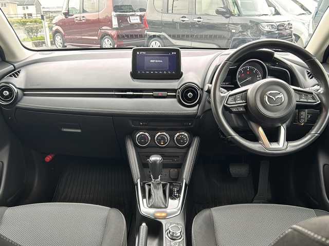 マツダ デミオ XD ツーリング 福岡県 2017(平29)年 6.3万km マシーングレープレミアムM 純正ナビ/（Bluetooth/フルセグTV/CD/DVD/AM/FM）/ターボ/クルーズコントロール/シートヒーター/i-stop/オートライト/LEDヘッドライト/HUD/純正アルミホイール/純正フロアマット/ETC/スペアキー