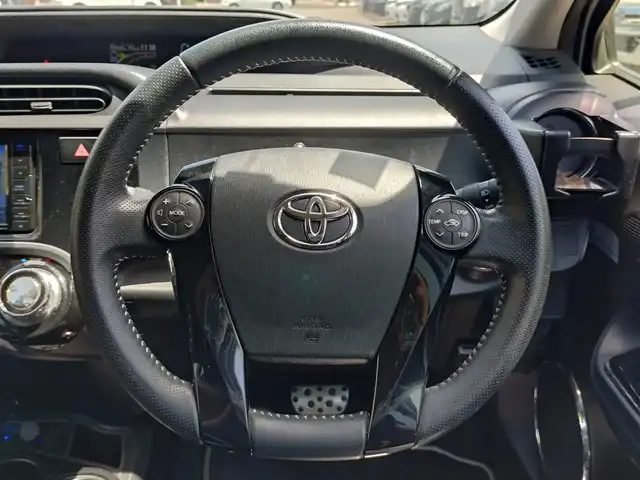 トヨタ アクア G G’s 新潟県 2014(平26)年 10.8万km ライムホワイトパールクリスタルシャイン (株)IDOMが運営する【じしゃロン新潟店】の自社ローン専用車両になります。/こちらは現金またはオートローンご利用時の価格です。自社ローンご希望の方は別途その旨お申付け下さい/社外ナビ/FM/AM/CD/DVD/視聴可能/フルセグTV視聴可能(走行中視聴可能)/Bluetooth/USB接続可能/バックカメラ/ETC/プッシュスタート/ハーフレザー/前後ドライブレコーダー(品番：DRV-MR450)/電動格納ウィンカーミラー/純正フロアマット/ECO/EVモード/スマートキー/スペアキー×１/取扱説明書