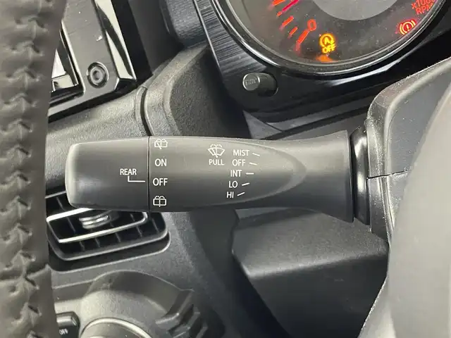 スズキ ジムニー シエラ JC 埼玉県 2022(令4)年 2万km ピュアホワイトP 4WD 純正８インチナビ　バックカメラ　スズキセーフティサポート　ＥＴＣ　ＬＥＤヘッドライト　衝突被害軽減装置　クルーズコントロール　シートヒーター　プッシュスタート　スマートキー　地デジフルセグ