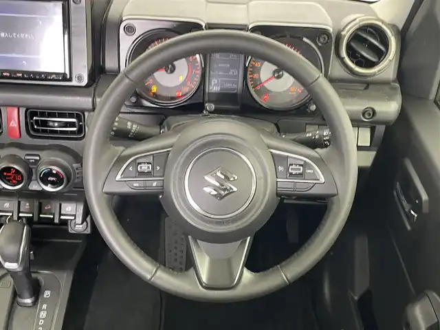 スズキ ジムニー シエラ JC 埼玉県 2022(令4)年 2万km ピュアホワイトP 4WD 純正８インチナビ　バックカメラ　スズキセーフティサポート　ＥＴＣ　ＬＥＤヘッドライト　衝突被害軽減装置　クルーズコントロール　シートヒーター　プッシュスタート　スマートキー　地デジフルセグ