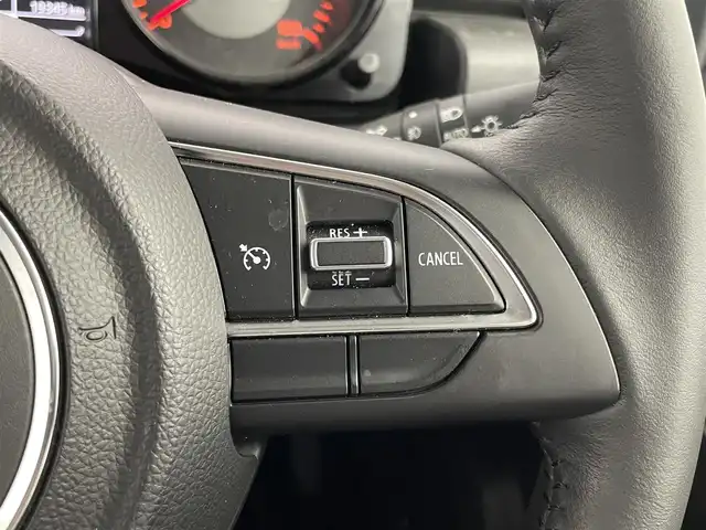 スズキ ジムニー シエラ JC 埼玉県 2022(令4)年 2万km ピュアホワイトP 4WD 純正８インチナビ　バックカメラ　スズキセーフティサポート　ＥＴＣ　ＬＥＤヘッドライト　衝突被害軽減装置　クルーズコントロール　シートヒーター　プッシュスタート　スマートキー　地デジフルセグ