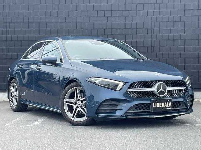 メルセデス・ベンツ Ａ２００ｄ セダン AMGライン 埼玉県 2020(令2)年 5.4万km デニムブルー 黒ハーフレザーシート/純正HDDナビ/(Bluetooth/USB/フルセグ)/全周囲カメラ/ＨＵＤ/ＢＳＭ/ＡＣＣ/シートヒーター/パワーシート/純正18インチアルミホイール/ＬＥＤヘッドライト/ETC