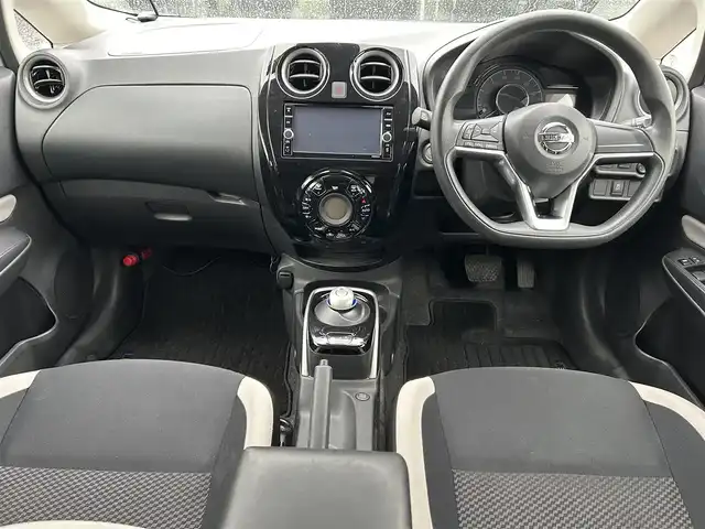 日産 ノート e－パワー X 福岡県 2020(令2)年 6.4万km ブリリアントホワイトパール ・純正ナビ/（BLUETOOTH/フルセグ/全方位カメラ/・ETC/・スペアキー/・ドライブレコーダー/・純正フロアマット/・電動格納ミラー/・コーナーセンサー/・レーンキープアシスト/・衝突軽減システム/・ドアバイザー/・スマートキー/・保証書/・取扱説明書
