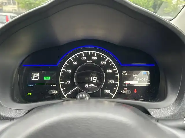 日産 ノート e－パワー X 福岡県 2020(令2)年 6.4万km ブリリアントホワイトパール ・純正ナビ/（BLUETOOTH/フルセグ/全方位カメラ/・ETC/・スペアキー/・ドライブレコーダー/・純正フロアマット/・電動格納ミラー/・コーナーセンサー/・レーンキープアシスト/・衝突軽減システム/・ドアバイザー/・スマートキー/・保証書/・取扱説明書