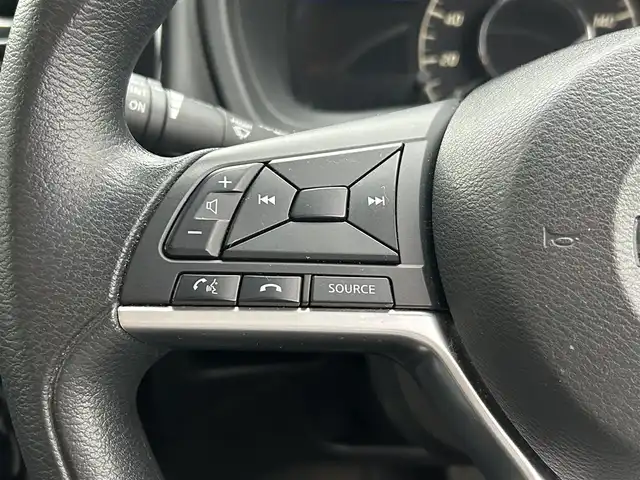日産 ノート e－パワー X 福岡県 2020(令2)年 6.4万km ブリリアントホワイトパール ・純正ナビ/（BLUETOOTH/フルセグ/全方位カメラ/・ETC/・スペアキー/・ドライブレコーダー/・純正フロアマット/・電動格納ミラー/・コーナーセンサー/・レーンキープアシスト/・衝突軽減システム/・ドアバイザー/・スマートキー/・保証書/・取扱説明書