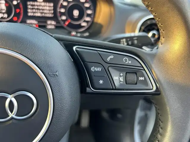 アウディ Ｑ２ 30TFSI 滋賀県 2020(令2)年 3.4万km 白 ・前後ドライブレコーダー/・パワーバックドア/・ACC/・LKA/・オートハイビーム/・シートヒーター