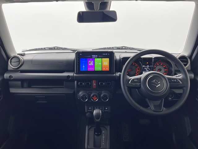 スズキ ジムニー XC 秋田県 2024(令6)年 0.1万km ブルーイッシュブラックパール3 ４WD/9インチディスプレイオーディオ /ワンオーナー　/３インチリフトアップ　/シーケンシャルLEDテールランプ　/２色切り替えLEDフォグランプ　/リアパーキングセンサー　/LEDウィンカー　/ウィンカーミラー /スマートキー/プッシュスタート /アイドリングストップ/オートライト/オートエアコン /クリアランスソナー /ヒルディセンスコントロール/衝突被害軽減システム/横滑り防止装置/クルーズコントロール/レーンキープアシスト/前席シートヒーター/USBポート/革巻きステアリング/黒革調シートカバー/純正フロアマット/LED室内灯/社外タイヤカバー/リアガラスフィルム施工/取扱説明書/保証書/サイドバイザー /コーナーセンサー /電格ミラー