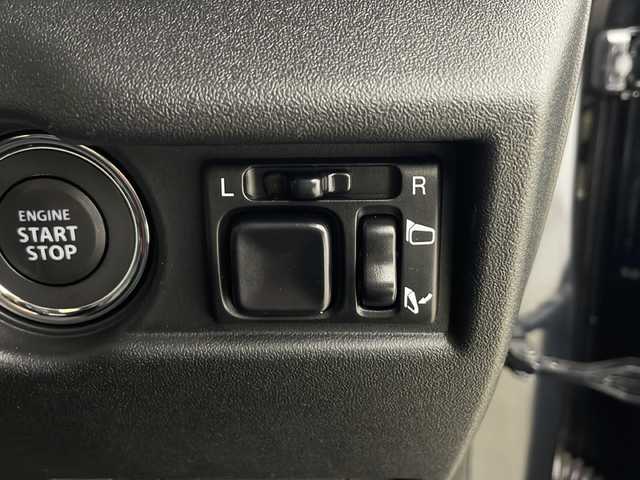 スズキ ジムニー XC 秋田県 2024(令6)年 0.1万km ブルーイッシュブラックパール3 ４WD/9インチディスプレイオーディオ /ワンオーナー　/３インチリフトアップ　/シーケンシャルLEDテールランプ　/２色切り替えLEDフォグランプ　/リアパーキングセンサー　/LEDウィンカー　/ウィンカーミラー /スマートキー/プッシュスタート /アイドリングストップ/オートライト/オートエアコン /クリアランスソナー /ヒルディセンスコントロール/衝突被害軽減システム/横滑り防止装置/クルーズコントロール/レーンキープアシスト/前席シートヒーター/USBポート/革巻きステアリング/黒革調シートカバー/純正フロアマット/LED室内灯/社外タイヤカバー/リアガラスフィルム施工/取扱説明書/保証書/サイドバイザー /コーナーセンサー /電格ミラー