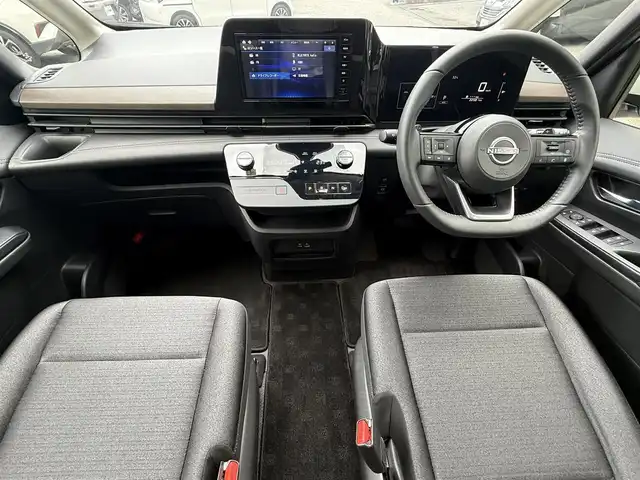 日産 セレナ ハイウェイスター V 千葉県 2023(令5)年 2.3万km プリズムホワイト 純正ナビ　（MM222D-2）/　（BT/AM/FM）/フルセグ/プロパイロット/　・ハンドル支援/　・側方支援/　・後方支援/　・先行車発進お知らせ/　・標識検知/　・駐車支援/　・ふらつき防止/レーダークルーズコントロール/全方位カメラ/ETC2.0/HDMI/純正ナビ連動ドラレコ