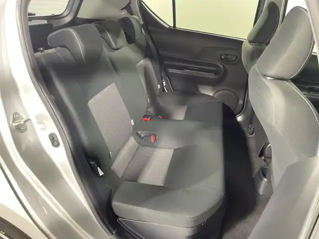 トヨタ アクア S スタイルブラック 神奈川県 2019(令1)年 5万km シルバーM 純正7型SDナビゲーション【NSZT-W68T】/AM FM フルセグ CD DVD SD/バックカメラ/パーキングサポートブレーキ/クリアランスソナー/先行車発進お知らせ機能/レーンディパーチャーアラート/ビルトインETC2.0 /前方ドライブレコーダー/ステアリングリモコン/純正フロアマット/LEDヘッドライト/オートライト/オートマチックハイビーム/プッシュスタート/スマートキー