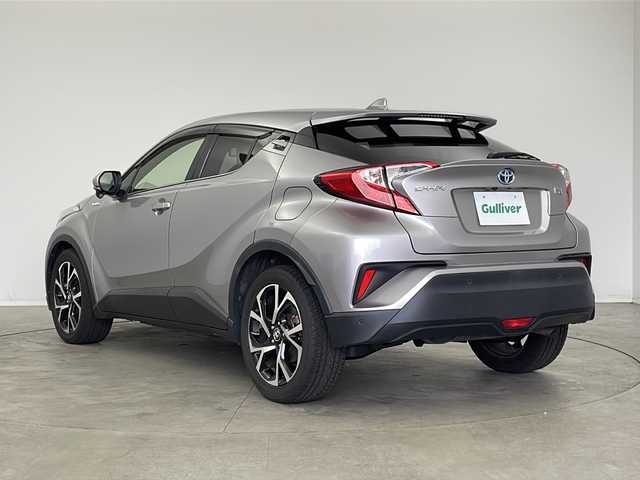 トヨタ Ｃ－ＨＲ G 新潟県 2017(平29)年 2.4万km メタルストリームM ディーラー純正9インチナビ/(NSZT-Y66T)/(CD.DVD.SD.フルセグ.Bluetooth)/バックカメラ/トヨタセーフティセンス/・プリクラッシュセーフティ/・レーダークルーズコントロール/・レーンキープアシスト/・オートマチックハイビーム/ブラインドスポットモニター/LEDオートライト/革巻きステアリング/ステアリングリモコン/コーナーセンサー/ドライブレコーダー/EVモード/電子制御パーキングブレーキ/ブレーキホールド/プッシュスタート/スマートキー/純正フロアマット
