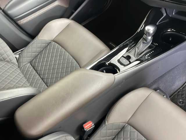 トヨタ Ｃ－ＨＲ G 新潟県 2017(平29)年 2.4万km メタルストリームM ディーラー純正9インチナビ/(NSZT-Y66T)/(CD.DVD.SD.フルセグ.Bluetooth)/バックカメラ/トヨタセーフティセンス/・プリクラッシュセーフティ/・レーダークルーズコントロール/・レーンキープアシスト/・オートマチックハイビーム/ブラインドスポットモニター/LEDオートライト/革巻きステアリング/ステアリングリモコン/コーナーセンサー/ドライブレコーダー/EVモード/電子制御パーキングブレーキ/ブレーキホールド/プッシュスタート/スマートキー/純正フロアマット