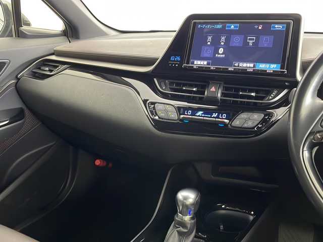 トヨタ Ｃ－ＨＲ G 新潟県 2017(平29)年 2.4万km メタルストリームM ディーラー純正9インチナビ/(NSZT-Y66T)/(CD.DVD.SD.フルセグ.Bluetooth)/バックカメラ/トヨタセーフティセンス/・プリクラッシュセーフティ/・レーダークルーズコントロール/・レーンキープアシスト/・オートマチックハイビーム/ブラインドスポットモニター/LEDオートライト/革巻きステアリング/ステアリングリモコン/コーナーセンサー/ドライブレコーダー/EVモード/電子制御パーキングブレーキ/ブレーキホールド/プッシュスタート/スマートキー/純正フロアマット