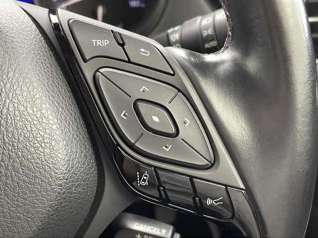 トヨタ Ｃ－ＨＲ G 新潟県 2017(平29)年 2.4万km メタルストリームM ディーラー純正9インチナビ/(NSZT-Y66T)/(CD.DVD.SD.フルセグ.Bluetooth)/バックカメラ/トヨタセーフティセンス/・プリクラッシュセーフティ/・レーダークルーズコントロール/・レーンキープアシスト/・オートマチックハイビーム/ブラインドスポットモニター/LEDオートライト/革巻きステアリング/ステアリングリモコン/コーナーセンサー/ドライブレコーダー/EVモード/電子制御パーキングブレーキ/ブレーキホールド/プッシュスタート/スマートキー/純正フロアマット