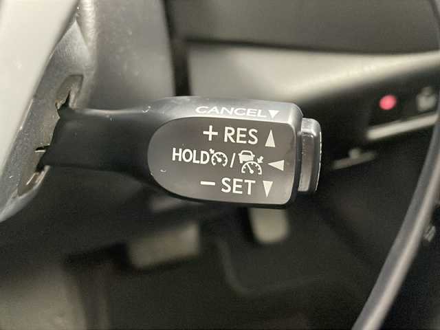 トヨタ Ｃ－ＨＲ G 新潟県 2017(平29)年 2.4万km メタルストリームM ディーラー純正9インチナビ/(NSZT-Y66T)/(CD.DVD.SD.フルセグ.Bluetooth)/バックカメラ/トヨタセーフティセンス/・プリクラッシュセーフティ/・レーダークルーズコントロール/・レーンキープアシスト/・オートマチックハイビーム/ブラインドスポットモニター/LEDオートライト/革巻きステアリング/ステアリングリモコン/コーナーセンサー/ドライブレコーダー/EVモード/電子制御パーキングブレーキ/ブレーキホールド/プッシュスタート/スマートキー/純正フロアマット