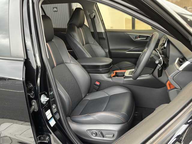 トヨタ ＲＡＶ４ アドベンチャー 愛知県 2020(令2)年 2.4万km アティチュードブラックマイカ 衝突軽減システム/純正9型ナビ/レーダークルーズコントロール/フルセグ/CD DVD/Bluetooth/バックカメラ/パワーシート/コーナーセンサー/純正アルミホイール/ルーフレール/LEDヘッドライト/オートマチックハイビーム/ダウンヒルアシストコントロール/ドライブレコーダー/ETC/ステアリングスイッチ/スマートキー/プッシュスタート