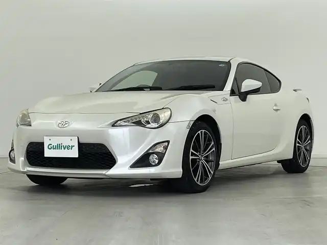 トヨタ ８６ GT リミテッド 群馬県 2012(平24)年 5.8万km サテンホワイトパール 社外ナビ（AVIC-ZH99）/　フルセグTV/Bluetooth/MSV/FM/AM/ETC/シートヒーター /プッシュスタート/パドルシフト/フォグランプ/HIDヘッドライト/オートライト /防眩ルームミラー/純正17インチアルミホイール
